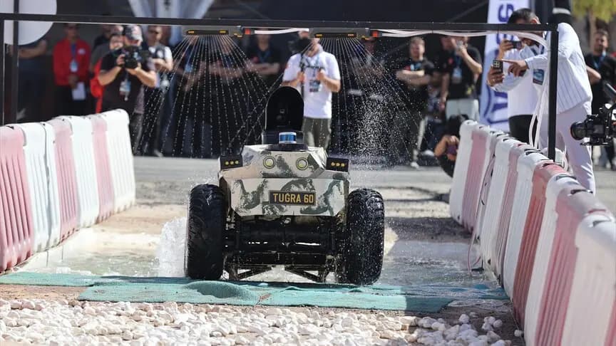 Mardin'de TEKNOFEST İnsansız Kara Aracı Yarışması ikinci gününde müsabakalarla sürüyor