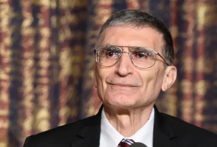 Azerbaycan’dan Nobel ödüllü Türk bilim insanı Aziz Sancar’a "Şöhret Nişanı"