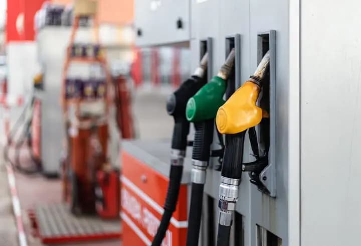 MOTORİNE ZAM GELDİ Mİ? 5 Eylül Akaryakıt Fiyatları: Motorin, Benzin ve LPG'de Son Durum Ne? Motorine ÖTV Zammı Geldi!