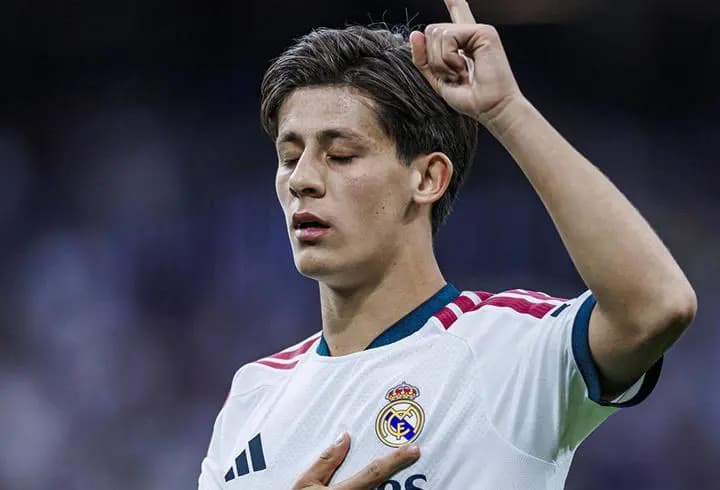 Real Madrid’de Arda Güler, imzayı atıyor