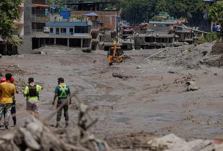 Nepal'deki selde can kaybı bin 100'ü aştı