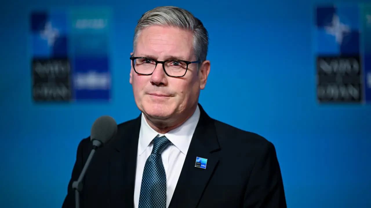 Starmer milletvekilliğinden de istifa etti