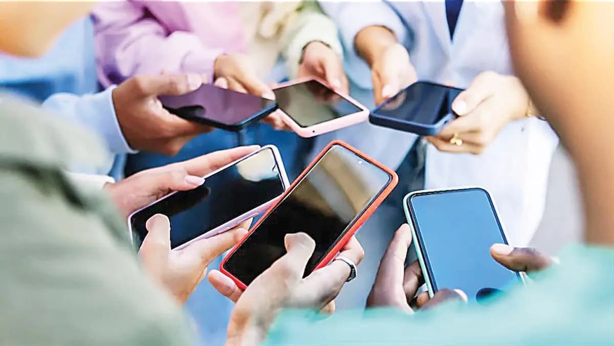 Cep telefonlarında bir dönem sona eriyor