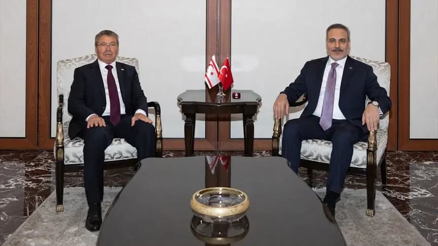 Dışişleri Bakanı Fidan, KKTC Başbakanı Üstel ile Ankara'da bir araya geldi