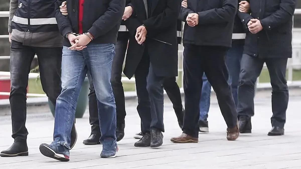 6 ilde FETÖ operasyonu! 20 gözaltı