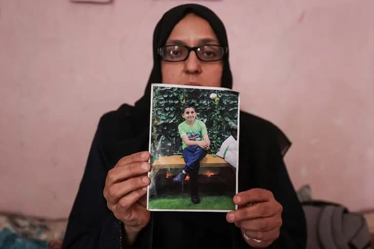 İsrail'in yaralıya yardıma koşarken öldürdüğü çocuğun annesi: Yavrumu yardım etmek isterken bombaladılar