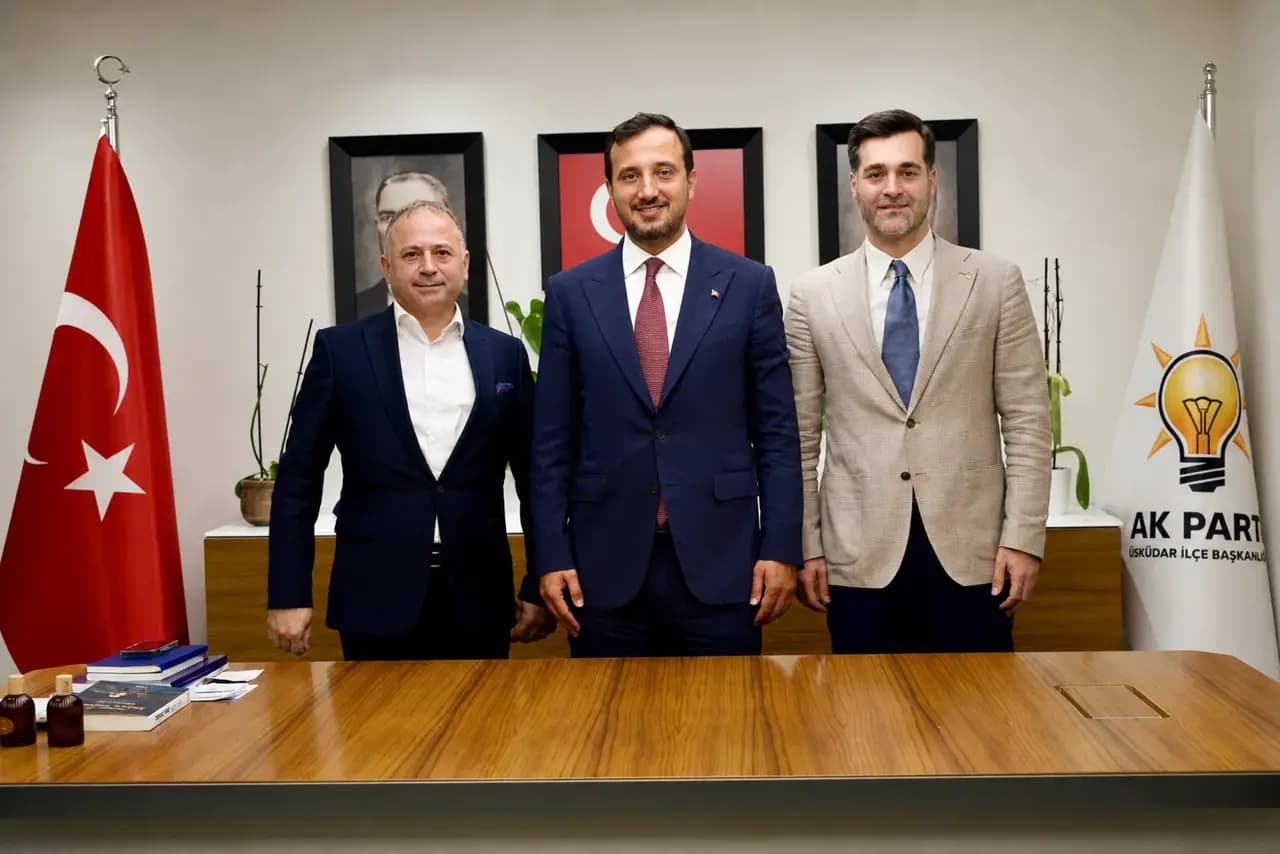 Üsküdar’da 4 CHP’li meclis üyesi AK Parti’ye katıldı!