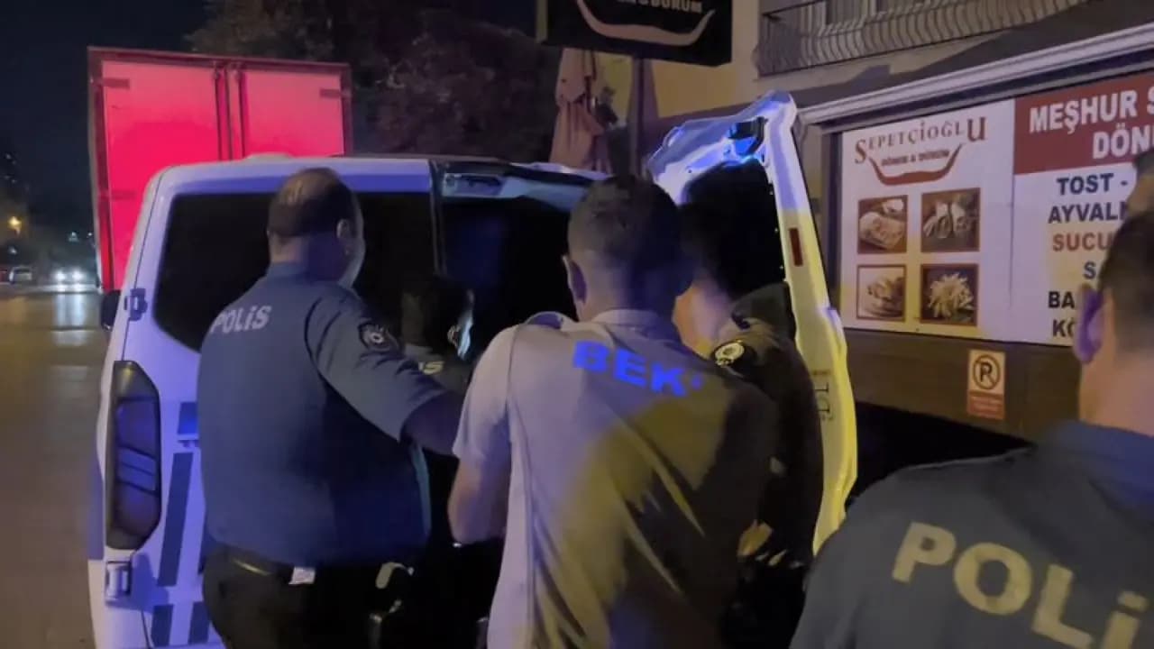 Eşine ve polislere saldırdı! Yakalandı!