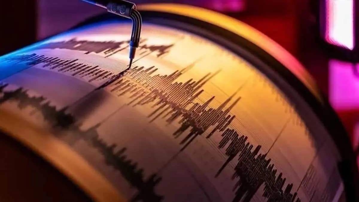 İzmir’de 3.5 büyüklüğünde deprem