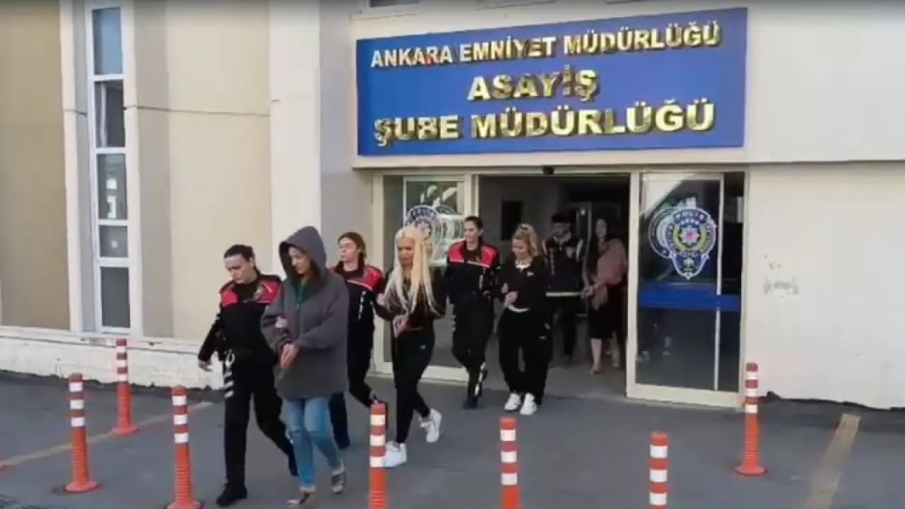 Tuğba Ekinci’nin de aralarında bulunduğu 5 kişiye gözaltı
