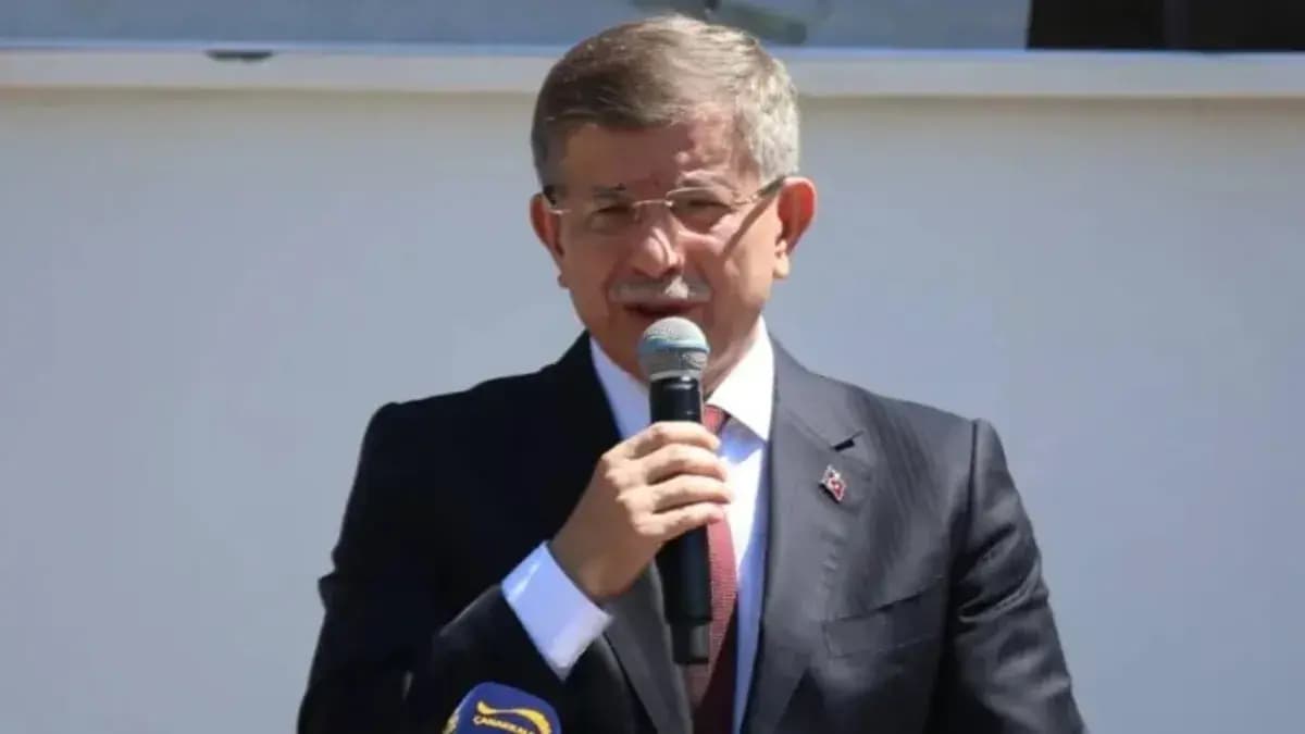 Son dakika: Ahmet Davutoğlu adliyede