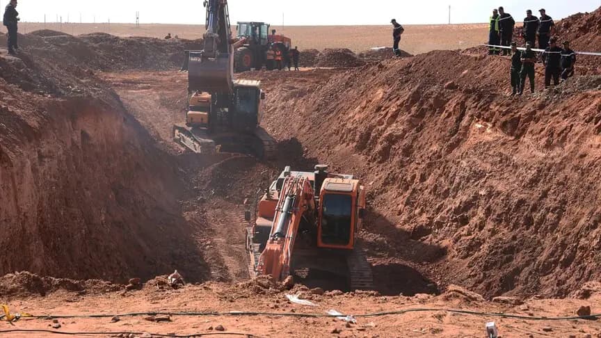 Cezayir'de kuyuya düşen çocuğun cansız bedenine dördüncü günde ulaşıldı