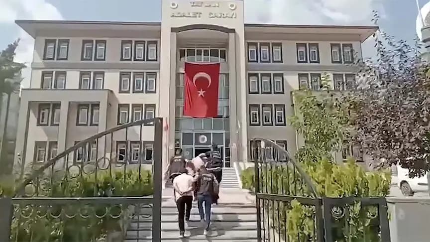 Uyuşturucu satıcılarına yönelik operasyonlarda 424 şüpheli tutuklandı