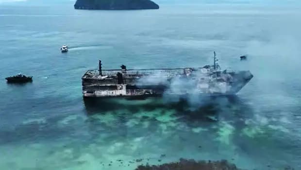 Filipinler'de feribot alev alev yandı: 5 kişi öldü, 87 kişi kayıp