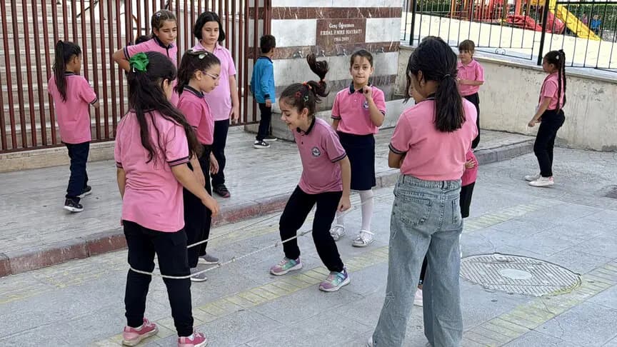 MEB Türkiye'de ilk kez çocuklar için "oyun" politika belgesi hazırladı