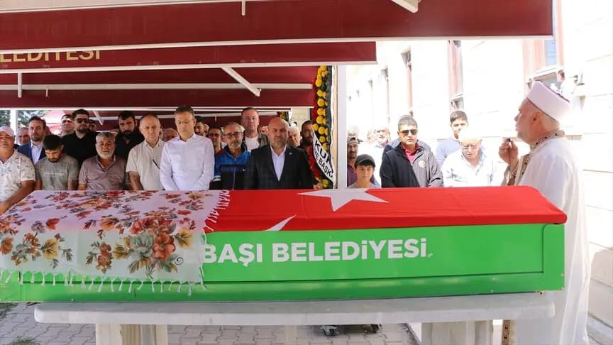 KKTC'deki gemi kazasında hayatını kaybeden Elmas Demir'in cenazesi Eskişehir'de toprağa verildi