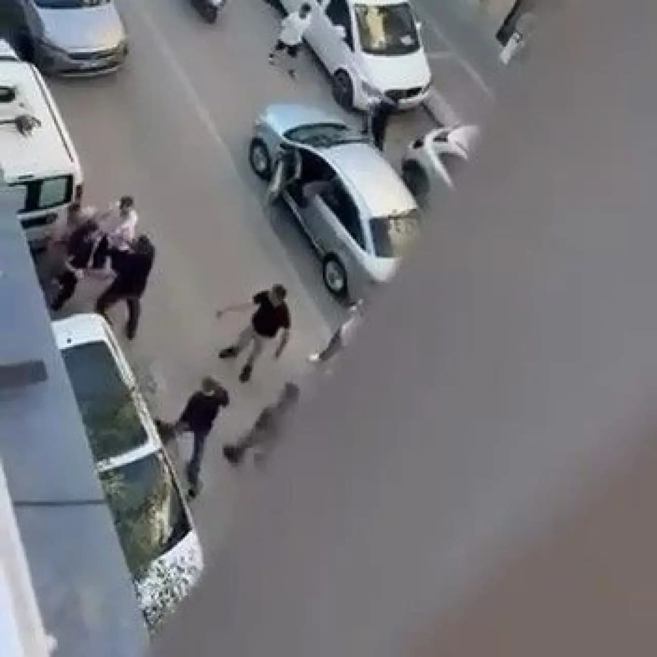 Trafik durdu cadde ringe döndü