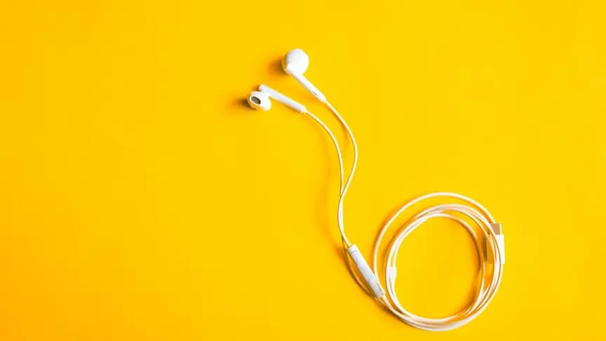 Uzmanlardan yüksek sesle müzik dinleyenlere "akustik travma" uyarısı