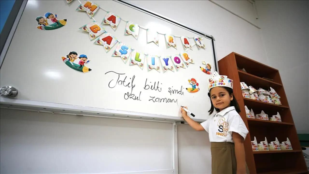 Tatil bitti, ders zili bugün çaldı