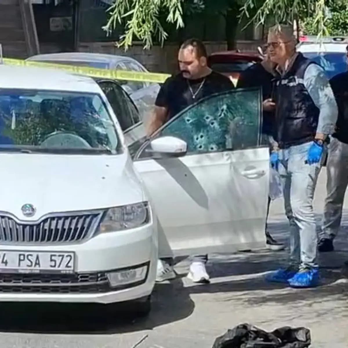 Çekmeköy’de seyir halindeki otomobile silahlı saldırı: 26 yaşındaki sürücü hayatını kaybetti