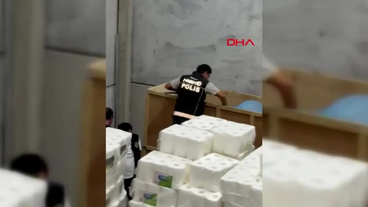 Mersin'de ambalaj tesisi görünümlü uyuşturucu operasyonu! 100 bin sentetik hap ele geçirildi