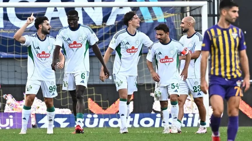 Çaykur Rizespor, Eyüpspor'u deplasmanda 2-0 yendi