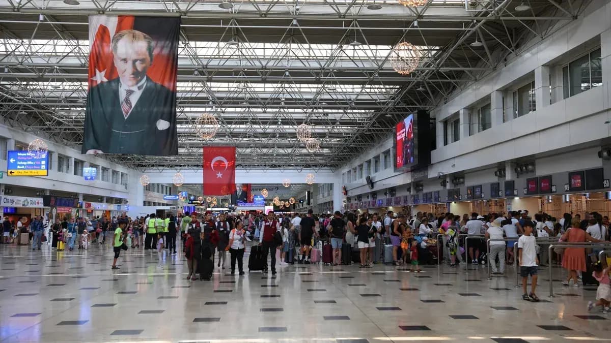 İstanbul ve Antalya Havalimanlarında tarihi yoğunluk! 81,7 milyon yolcu seyahat etti