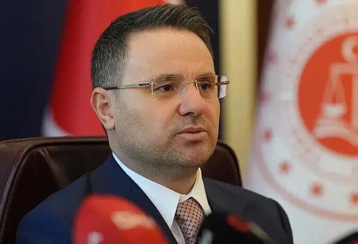 Bakan Gürlek duyurdu: Bin 613 gözaltı