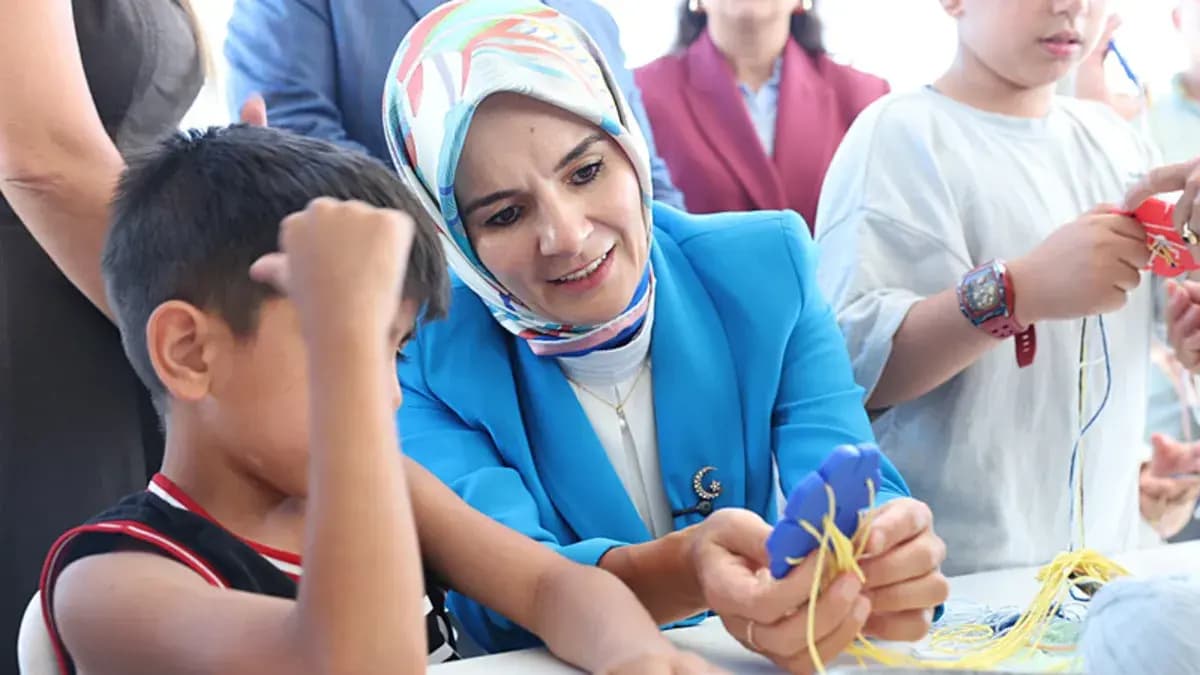 Bakan Göktaş Kalben Çocuk Köyü'nde devlet himayesindeki çocuklarla buluştu