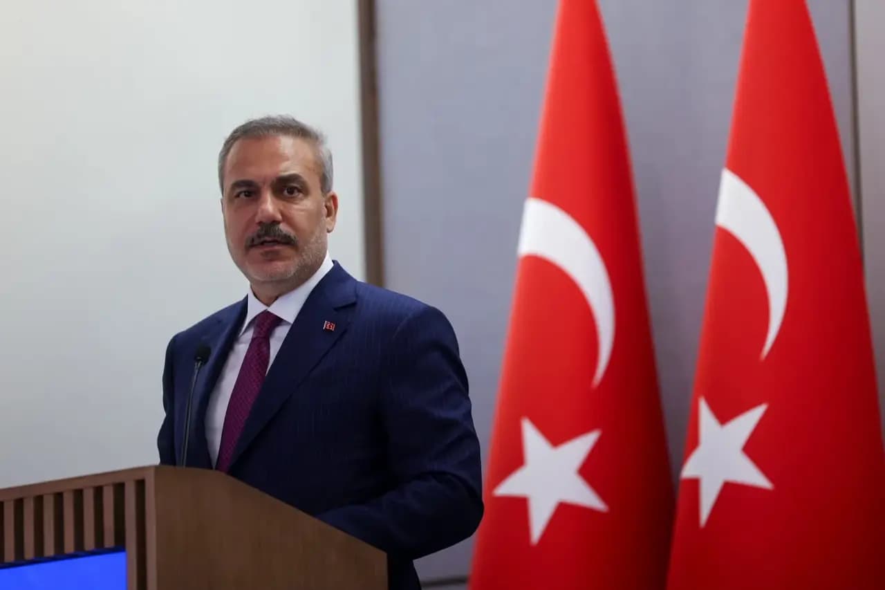 Bakan Fidan'dan Yunanistan'a net mesaj: "İstikrarsızlık isteyenlerin oyuncağı olmayın"