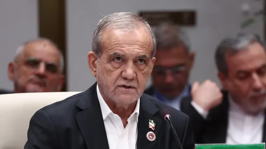 İran Cumhurbaşkanı, ülkesinin savaşın ardından ekonomik açıdan "daha tehlikeli bir aşamaya" girdiğini söyledi
