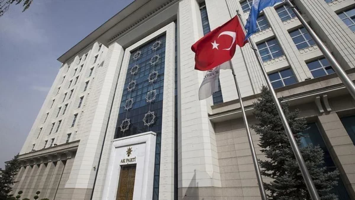 AK Parti’ye 4 yeni belediye başkanı katıldı! Ömer Çelik duyurdu