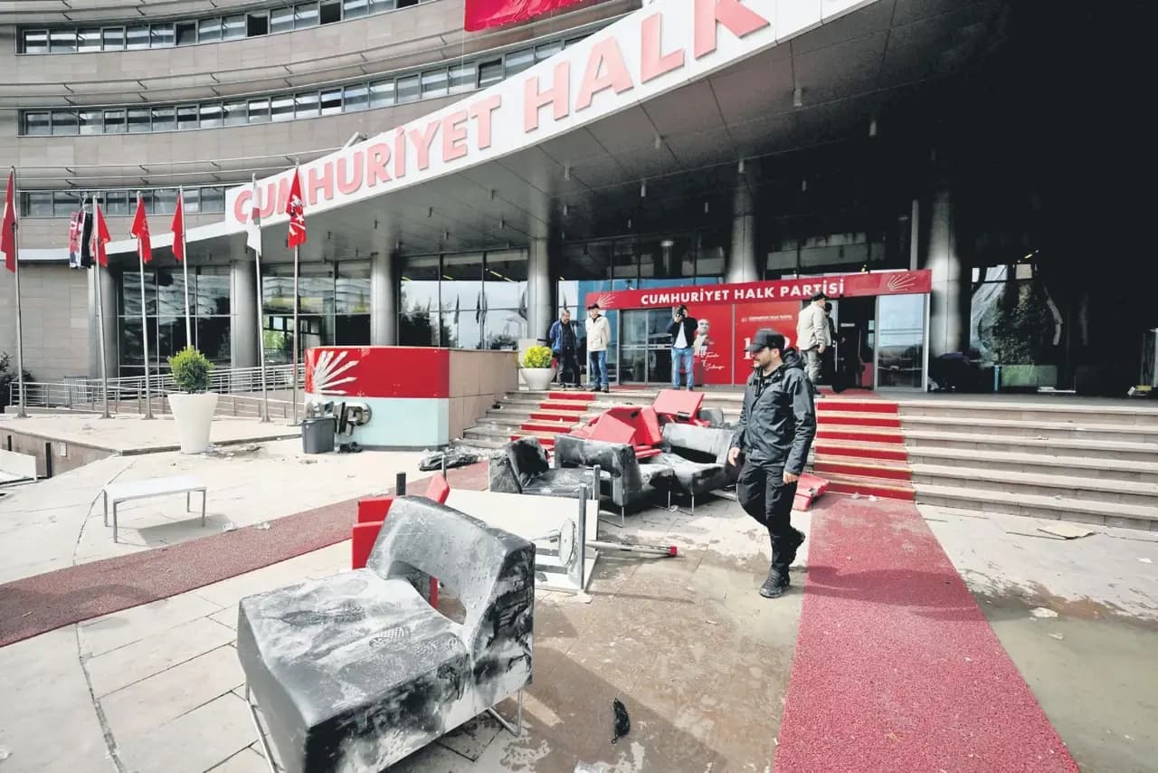 CHP ile Yeni Parti arasında talan savaşı: Milyonluk demirbaş ve eşyalar kayıp
