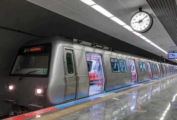 30 AĞUSTOS TOPLU TAŞIMA ÜCRETLİ Mİ ÜCRETSİZ Mİ? 30 Ağustos Pazar günü Marmaray, İETT, otobüs, metrobüs, metro, tramvay bedava mı?