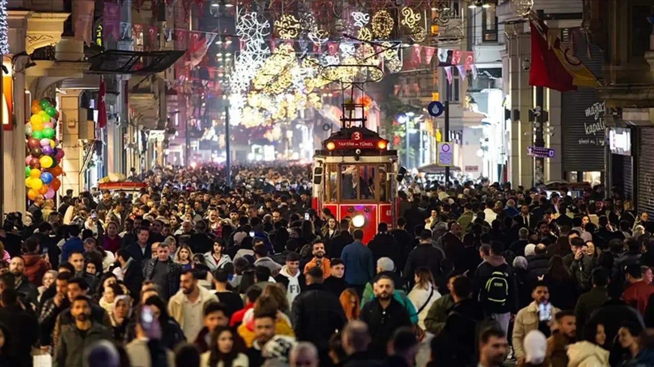 Türkiye'nin güncel nüfusu belli oldu: Son 6 aydaki artış dikkat çekti