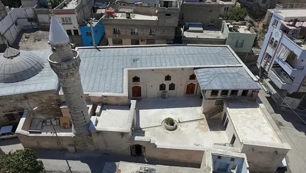 6 Şubat depremlerinde hasar gören iki tarihi cami Mevlid Kandili’nde yeniden ibadete açılıyor