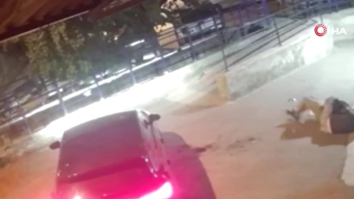 Dakikalarca boğdu, can çekişirken izledi!