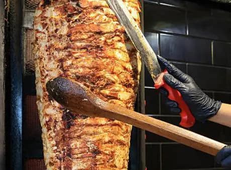 SON DAKİKA HABERLER: Döner paketlerinden 'gizli çağrı' çıktı! Ülkede gören QR kodunu okutuyor