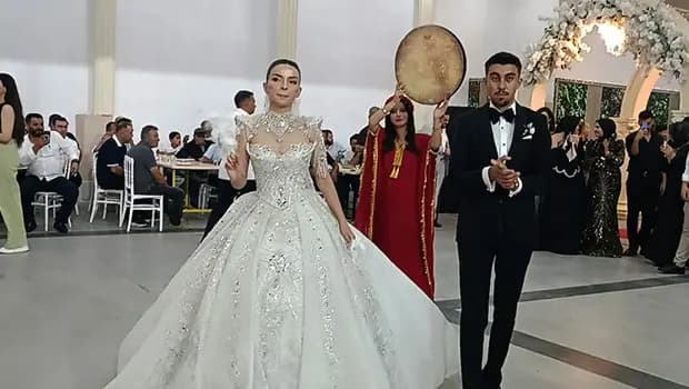 Gaziantep'teki düğünde damada altın yerine araç lastiği hediye edildi