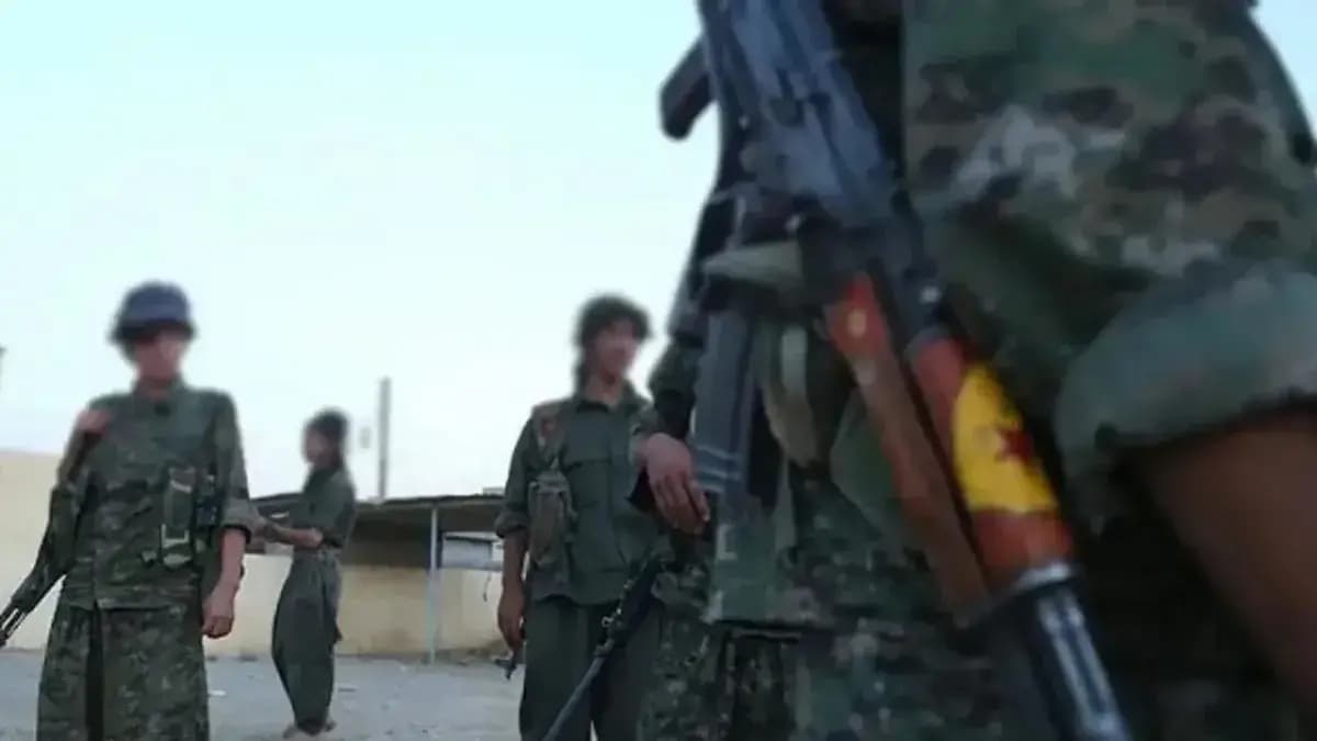 Terör örgütü YPG kendini feshetti