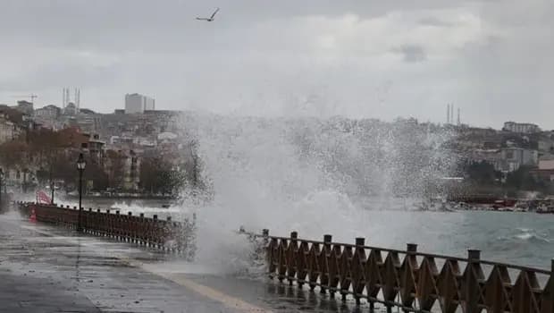 Meteoroloji saat vererek uyardı: Kuvvetli rüzgara dikkat!