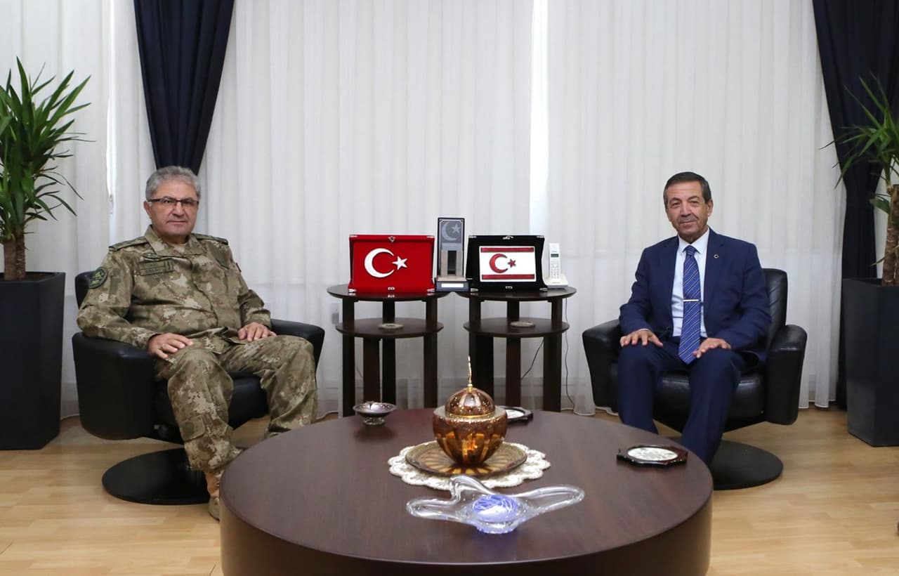 Ertuğruloğlu: Kıbrıs'taki Türk askeri varlığı hayati bir önem taşıyor