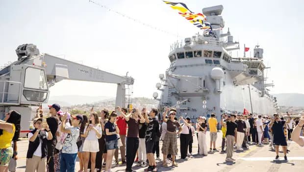 Teknofest Mavi Vatan’da TCG Anadolu’ya ziyaretçi akını