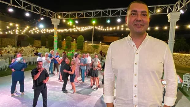 Aydın'da görülmemiş düğün: Nikaha bir gün kala ayrıldı, salon yanmasın diye 'gelinsiz' düğün yaptı