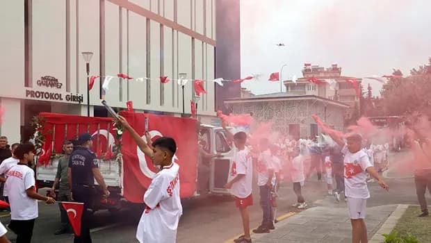 30 Ağustos Zafer Bayramı! Bakanlar ve siyasilerden mesajlar