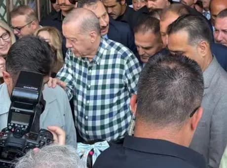 Erdoğan'dan Marmaris'te kendisini karşılayan belediye başkanına: Gelmek istiyorsan kapımız açık