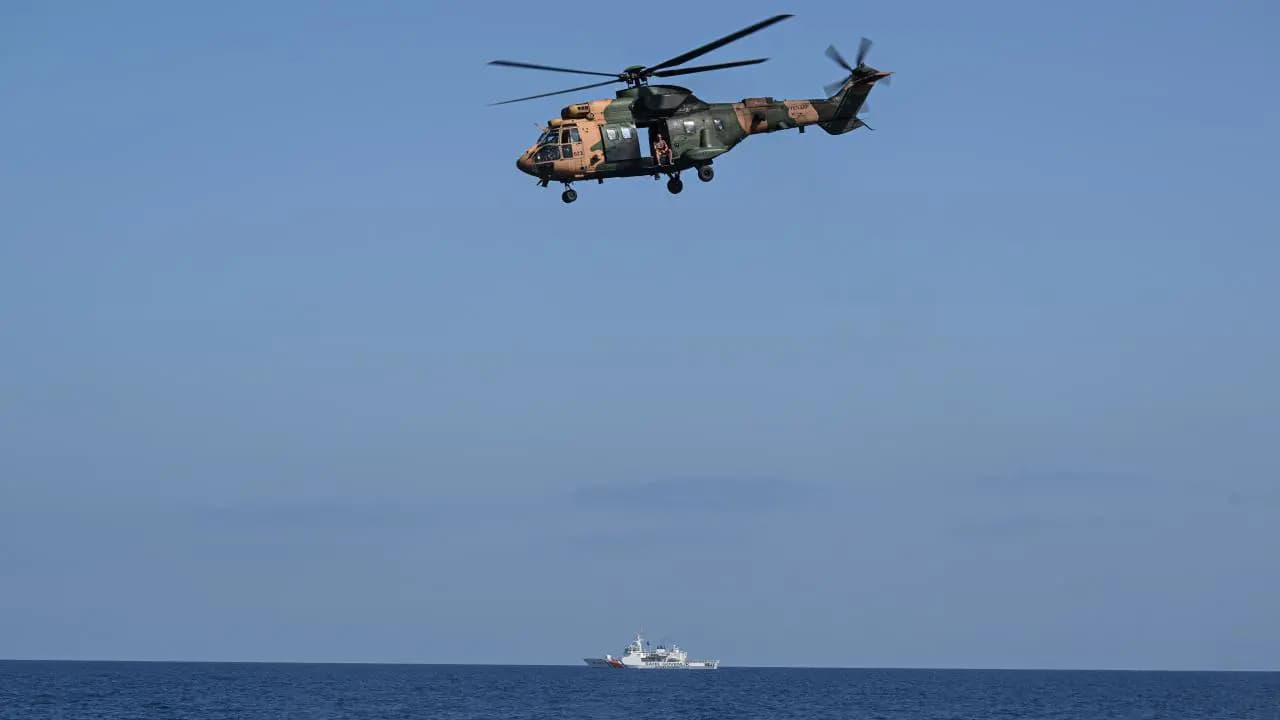Girne'deki feribot kazasında kaybolan 20 kişiyi arama çalışmaları devam ediyor