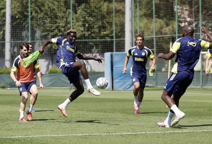 Fenerbahçe'de Roma mesaisi başladı