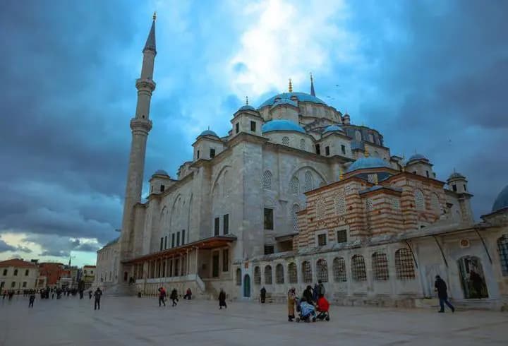 CUMA SELASI SAAT KAÇTA OKUNACAK? Bu Hafta Cuma Selası Ne Zaman Verilecek? Diyanet'e Göre Cuma Selası Saati