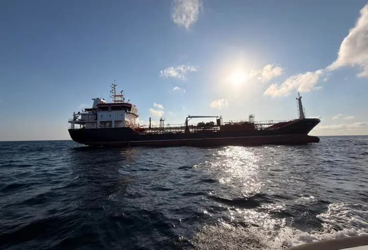 Marmara Denizi'nde gemi kazası! Vali Gül: Batan gemideki 10 mürettebattan haber alamıyoruz